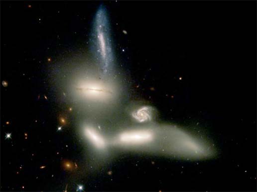 What is a Seyfert Galaxy – Galaxies with Bright Nuclei & Spectra